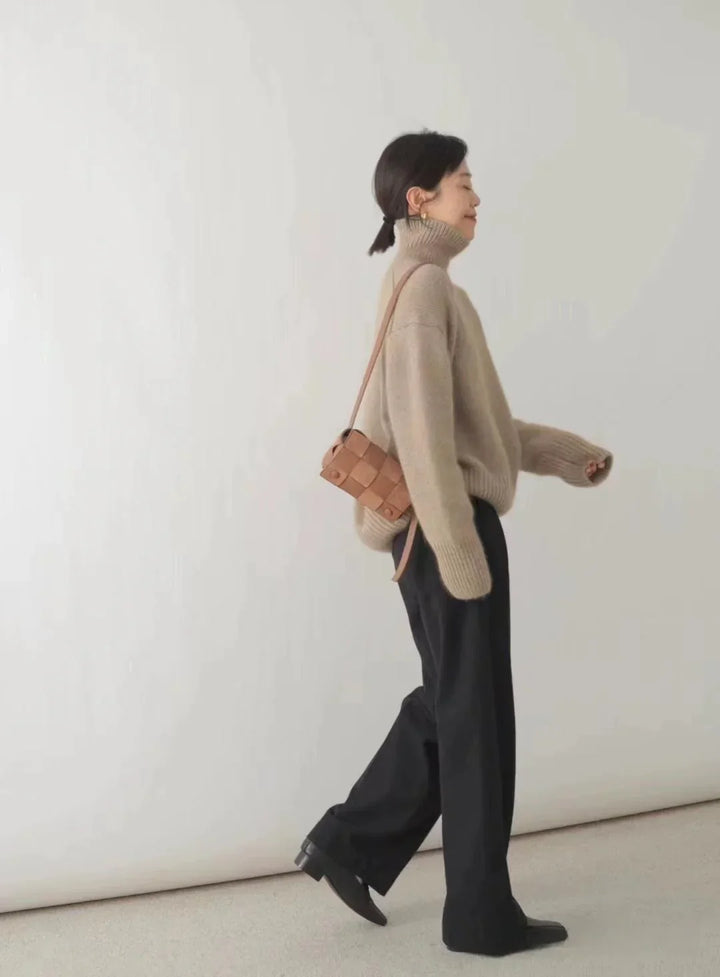 LENA - TURTLENECK SWEATER