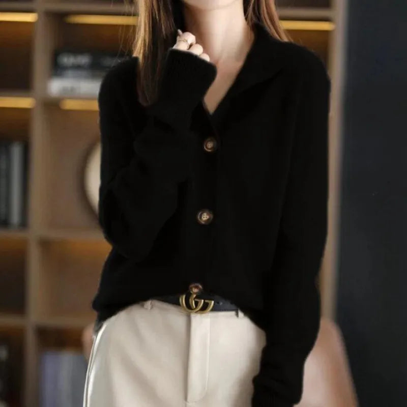 Greta – Stylish, comfortable, soft cardigan