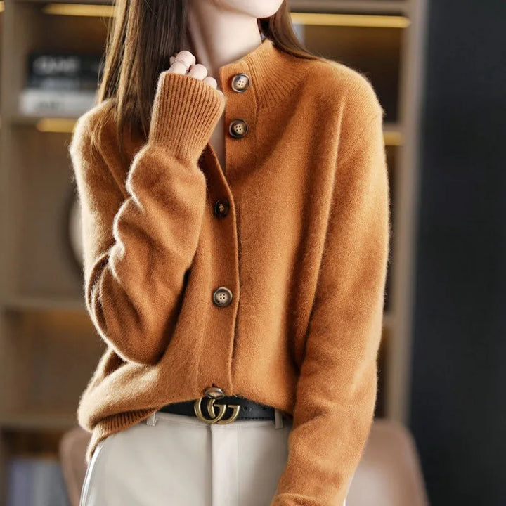 Greta – Stylish, comfortable, soft cardigan