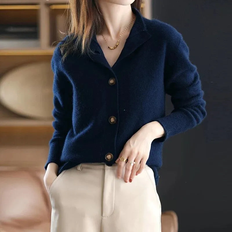 Greta – Stylish, comfortable, soft cardigan